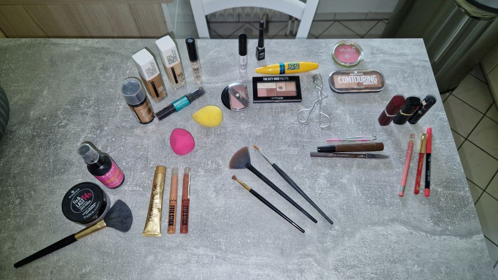 🎨 Vom Bartschatten zur strahlenden Frau – meine Make-up-Routine für Crossdresser