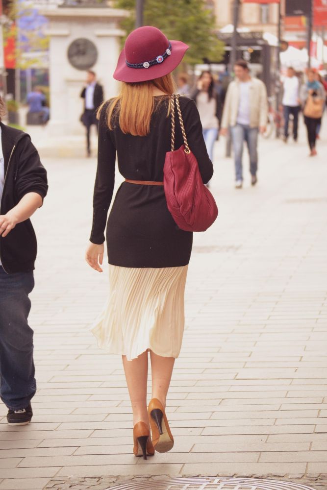 Lady walking on the street, Walking away, Elegant woman image, pixabay
